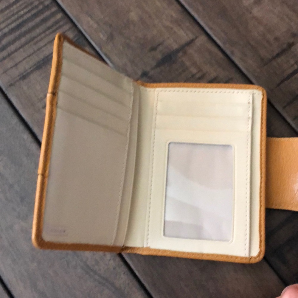 Coach Wallet Mustard Yellow & Silver 🌻 - Picture 4 of 6
